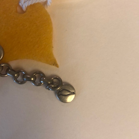 Chloe & Isabel - Picture 2 of 2